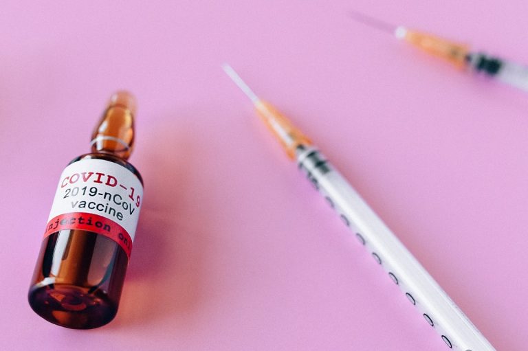 Imprenditore vola da Roma a Palermo per vaccinarsi