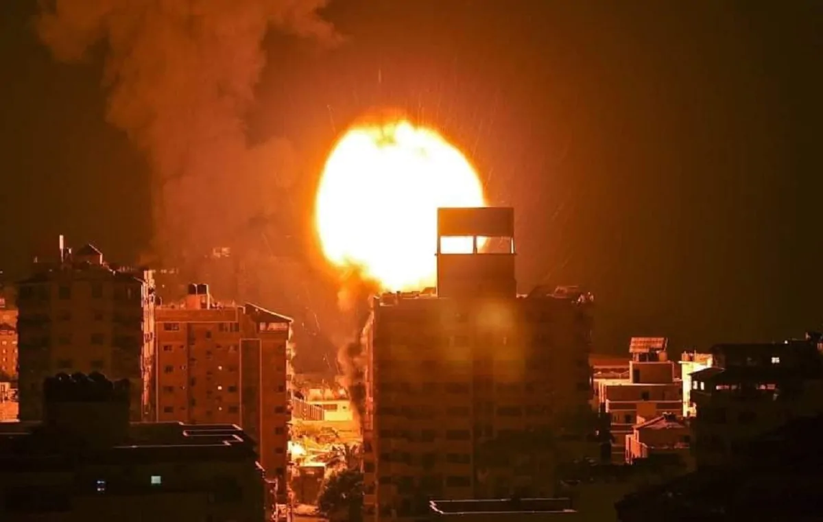 L'esplosione che ha distrutto la clinica al-Rimal