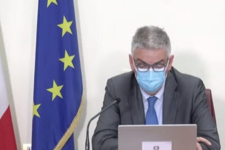Brusaferro vaccinare metà popolazione