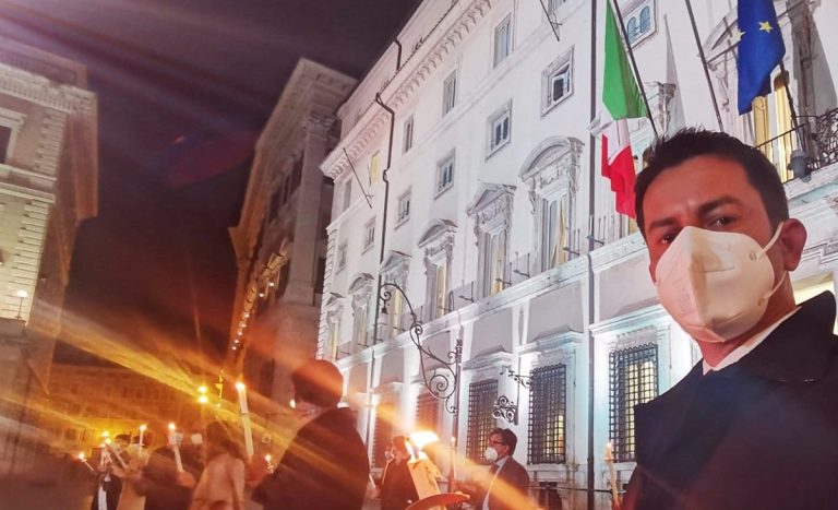 Manifestazione di FdI contro il coprifuoco