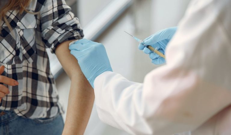 Covid vaccinazioni per tutti