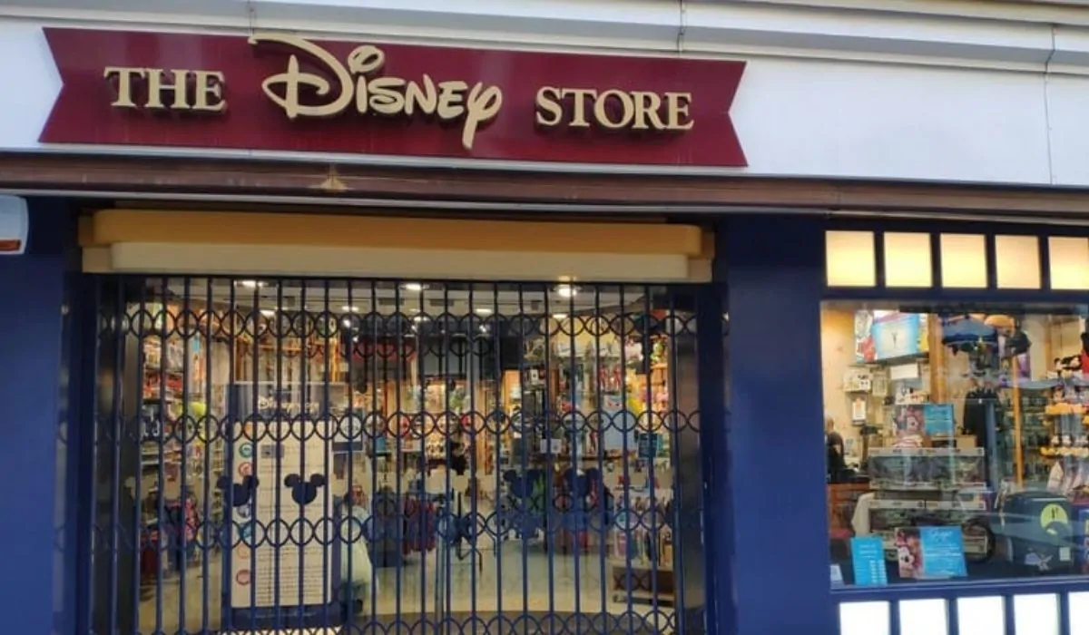 Disney store chiude