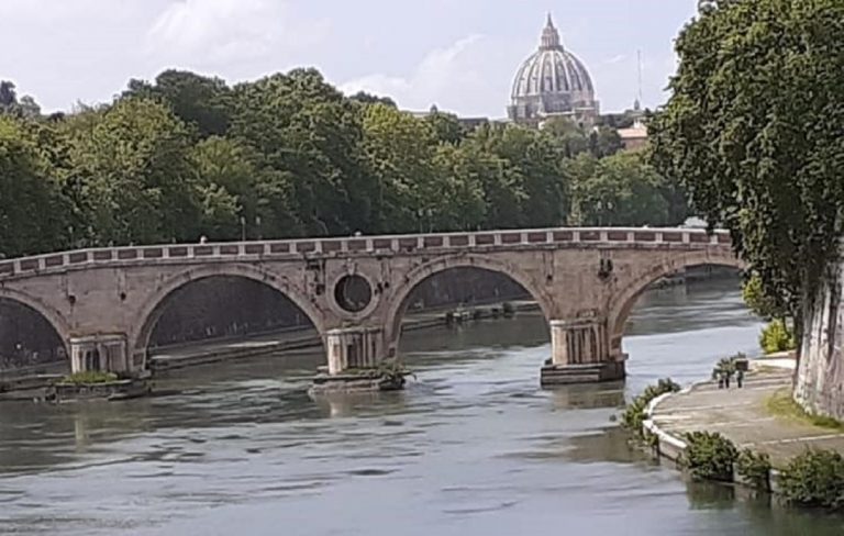 Il ponte Garibaldi teatro della tragedia
