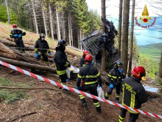 Piemonte, incidente funivia Stresa-Mottarone: cade cabina, bimbo si salva per miracolo