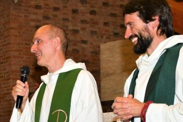 Umbria, Città di Castello: parroco e viceparroco abbandonano la Chiesa per amore