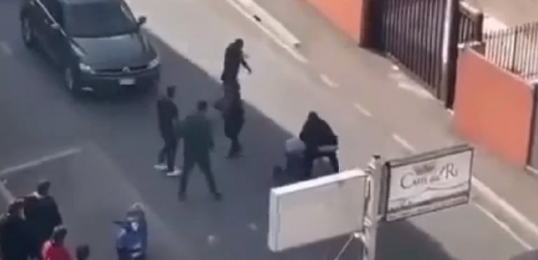 Un frame della brutale aggressione