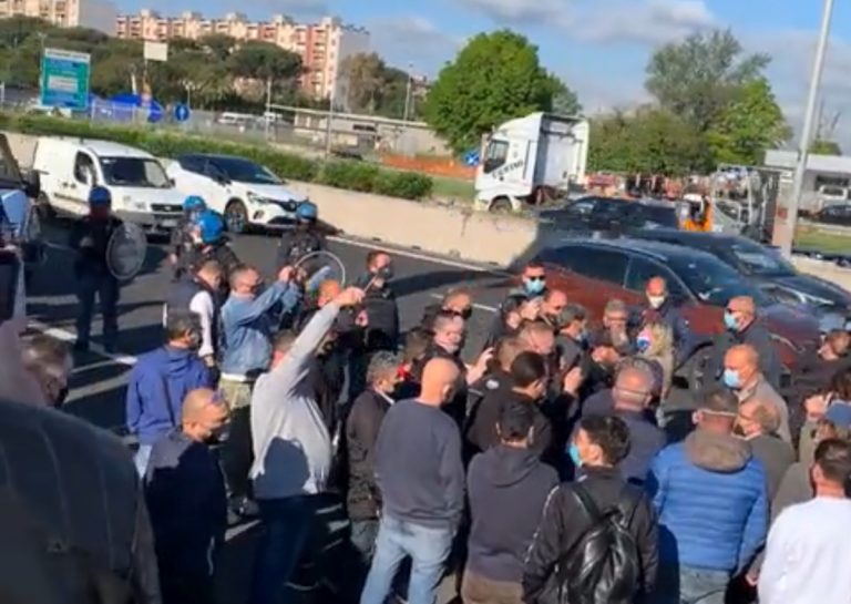 Protesta sul Grande Raccordo Anulare di Roma
