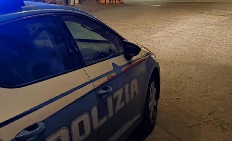 Roma, donna uccisa a coltellate dal marito