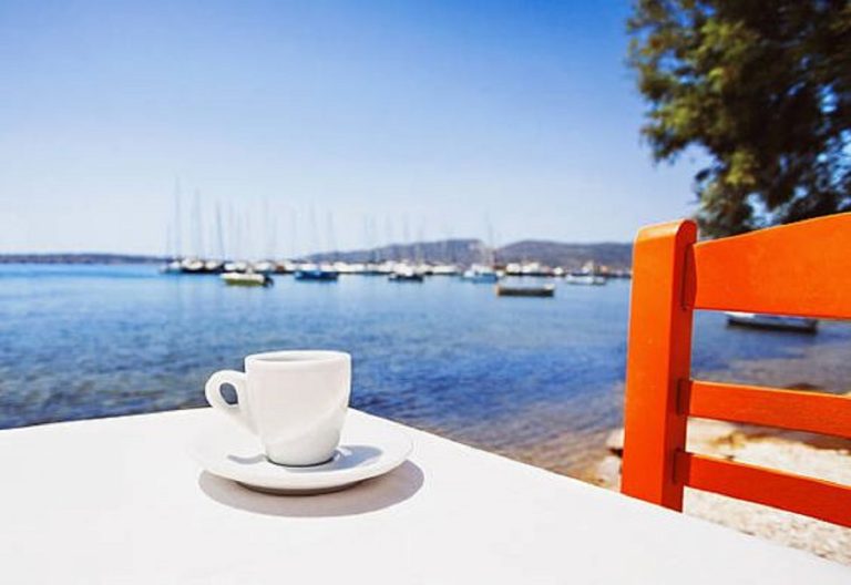 Caffè a 10 euro a Positano: polemiche sul web