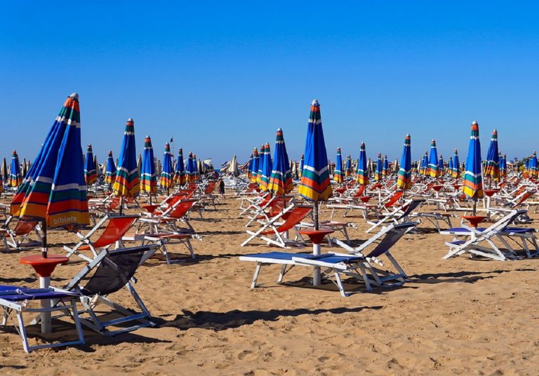 Riaperture spiagge estate 2021