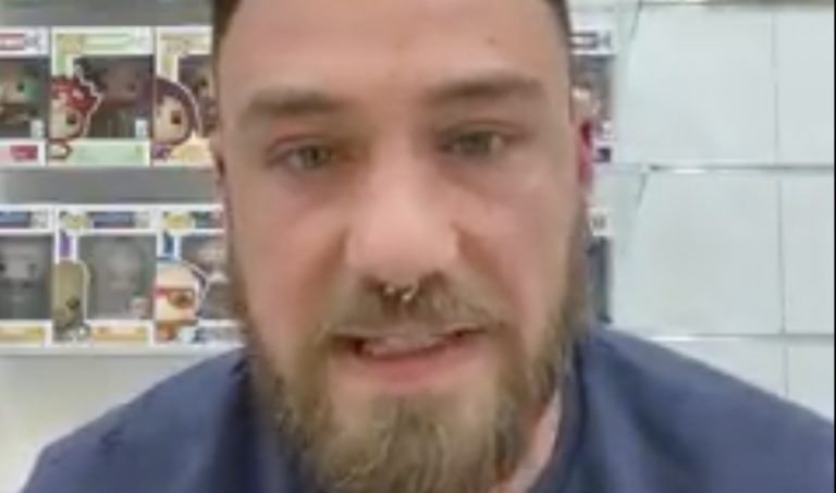 commerciante torino insulti omofobi