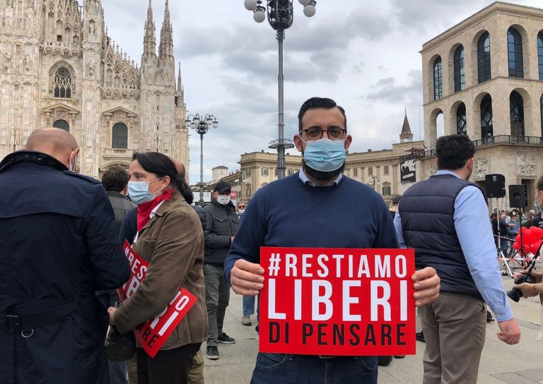 ddl zan, tensione e scontri con la polizia alla manifestazione contro il ddl zan