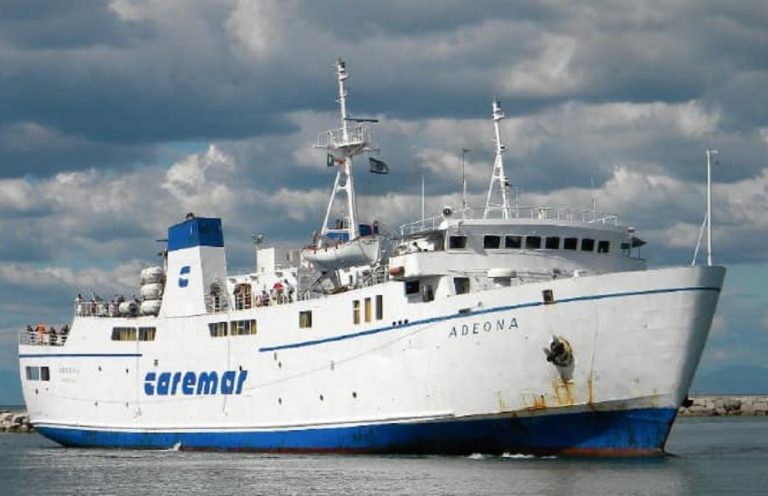 La nave Adeona