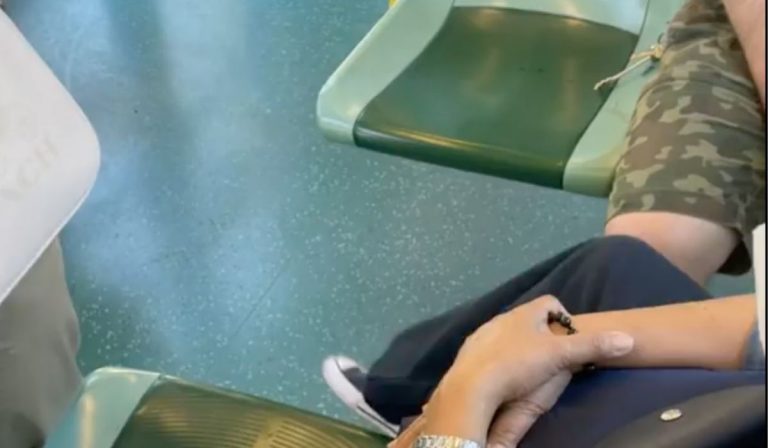 Aggressione omofoba tram