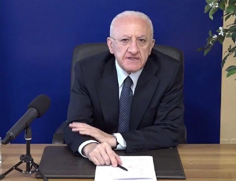 De Luca in diretta comunica la decisione sulla vaccino AstraZeneca in Campania