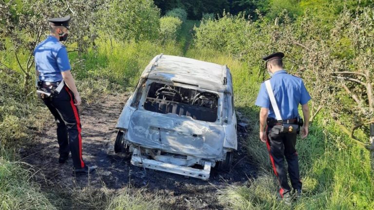 Auto bruciata