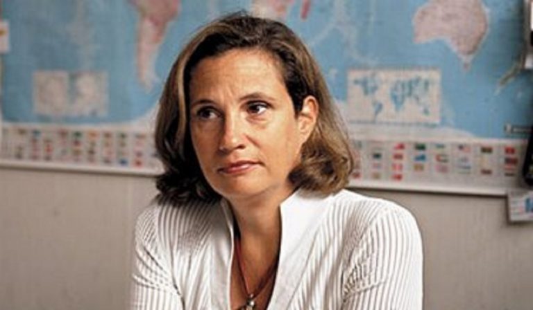 Ilaria Capua: "Mascherine e distanziamento per ancora due mesi"