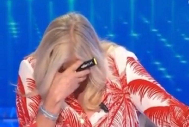 mara Venier non trattiene le lacrime