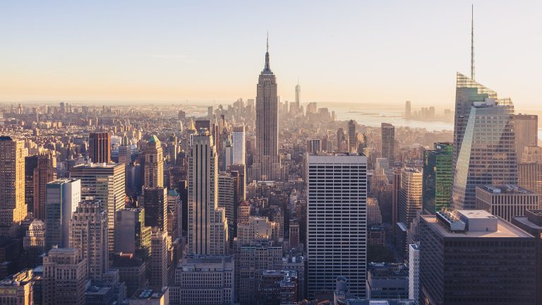New York raggiunge l'immunità di gregge, la California riapre: gli Usa vedono la fine della pandemia