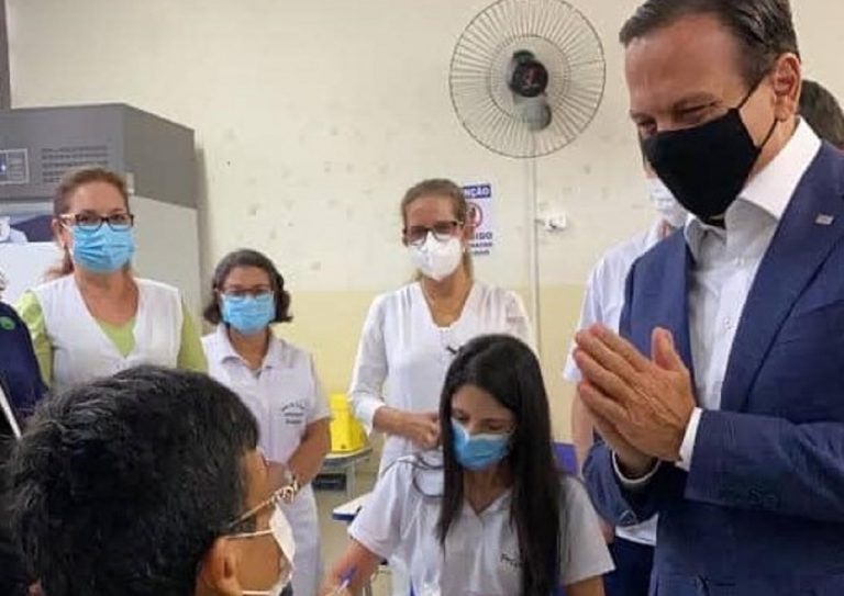 Un momento delle vaccinazioni