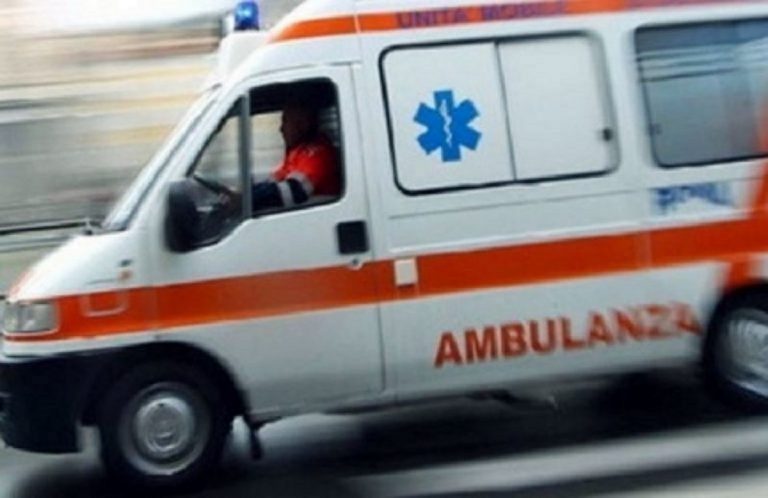Paderno Dugnano, auto travolge famiglia al parco