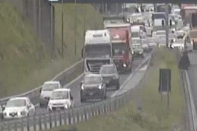 Uomo a piedi in autostrada ucciso