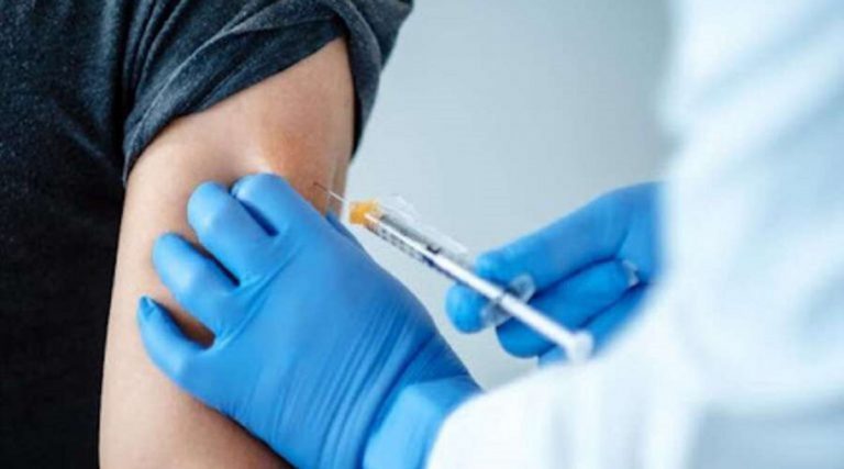 Vaccini, in arrivo 2,5 milioni di dosi a Pratica di Mare