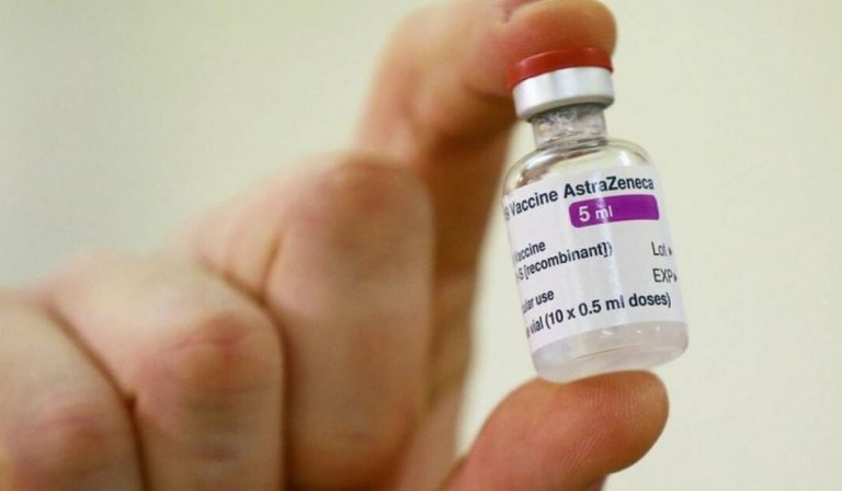 Vaccino AstraZeneca stop somministrazione