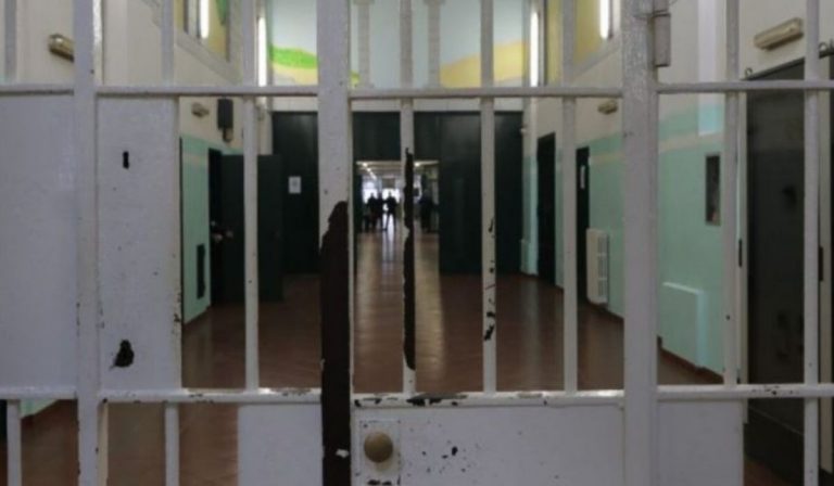 Violenza in carcere video