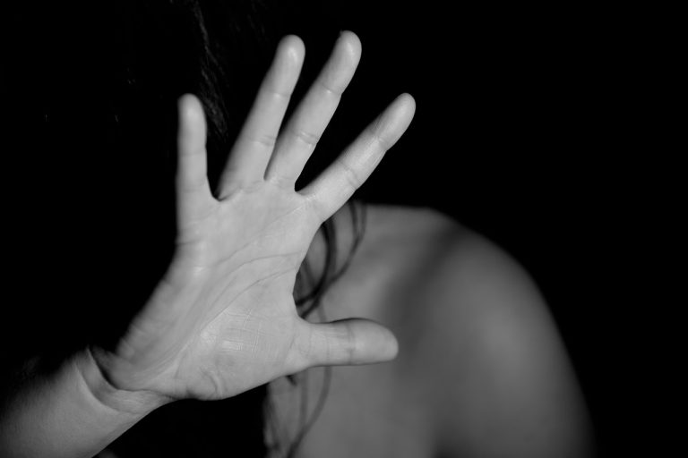 Violenza sessuale di gruppo, in quattro nei guai