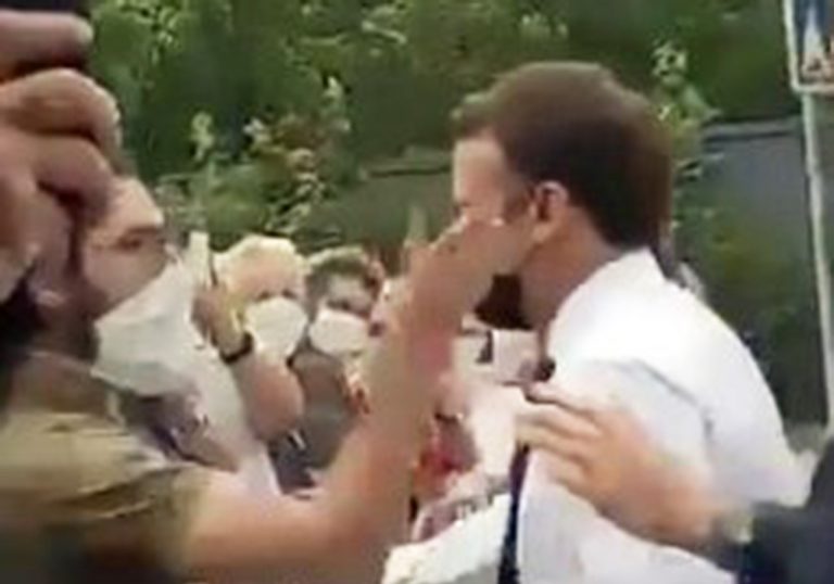 macron schiaffi