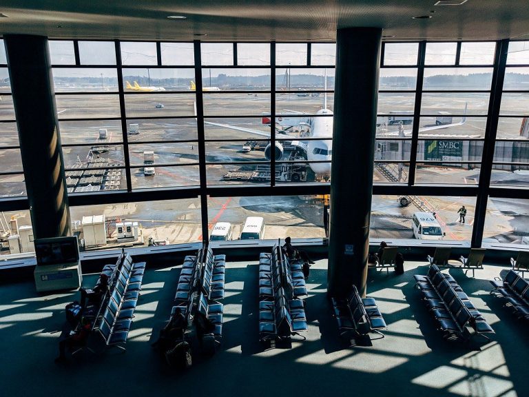 Allarme bomba in aeroporto a Bruxelles, evacuato scalo di Zaventem