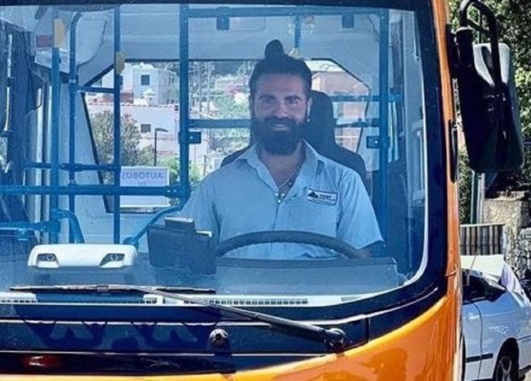 Emanuele Melillo alla guida di uno dei mezzi che conduceva
