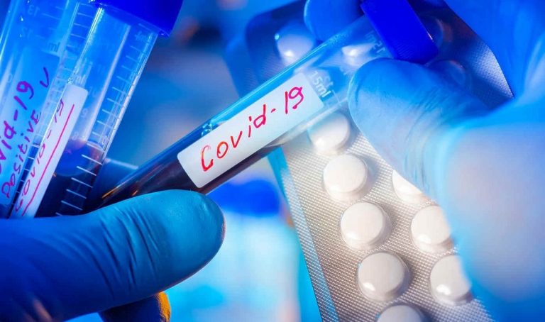 Contro il covid 19 è importante anche la cura con i farmaci