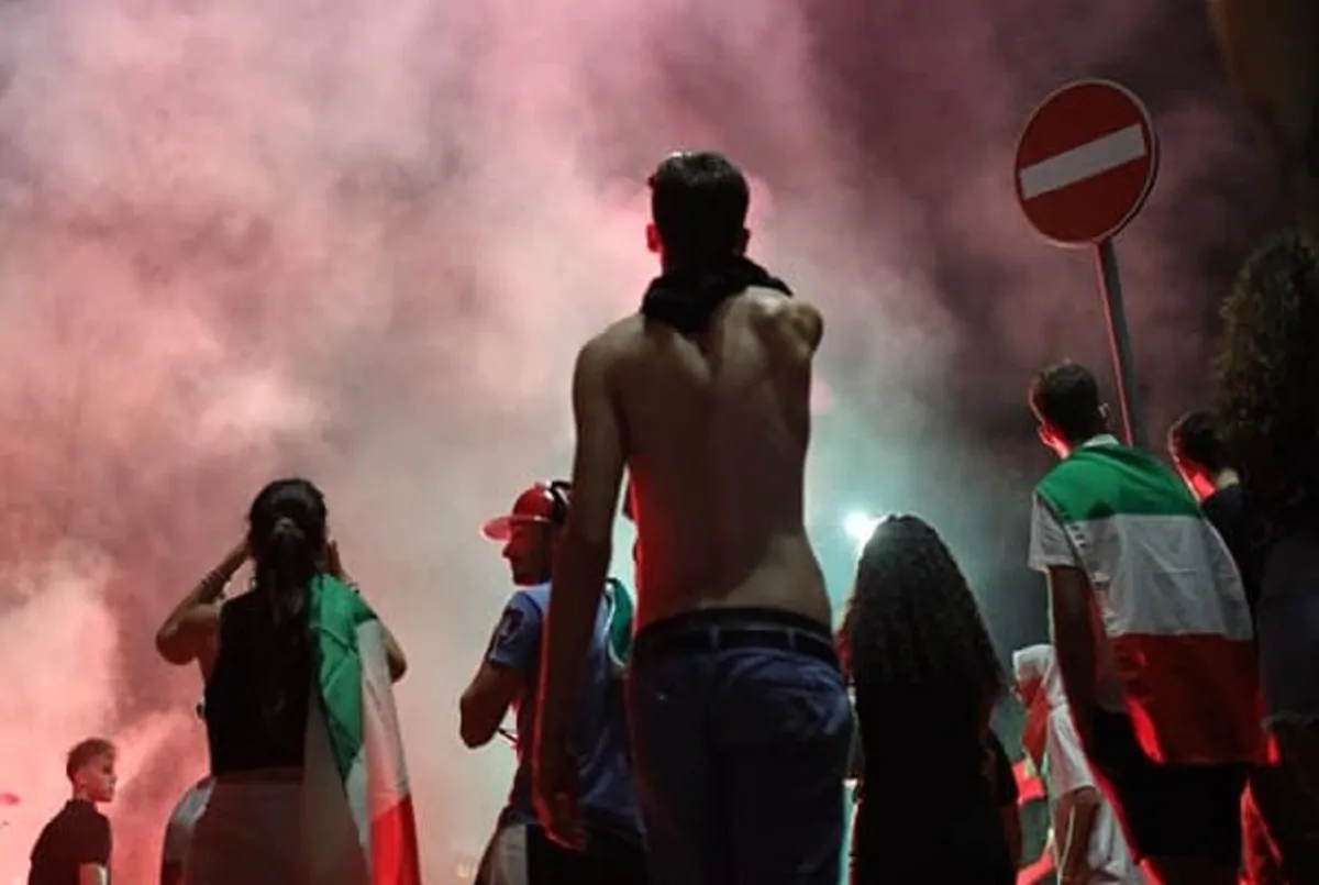 Uno scatto dei festeggiamenti in Italia dopo Wembley