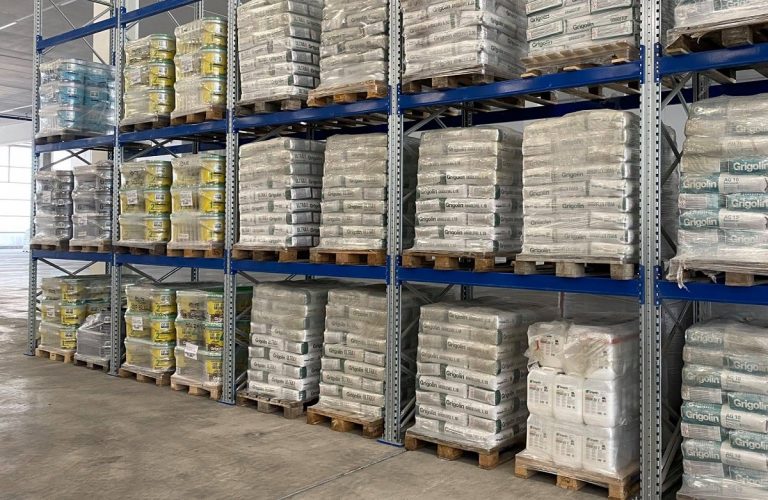 Uno stock di calci prodotte dall'azienda per cui lavorava la vittima