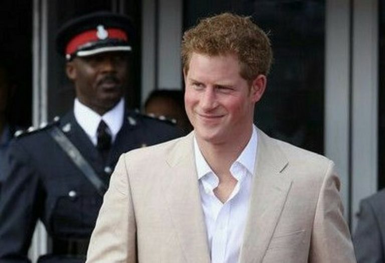 Il principe Harry pronto a spifferare tutto in 4 libri profumatamente pagati