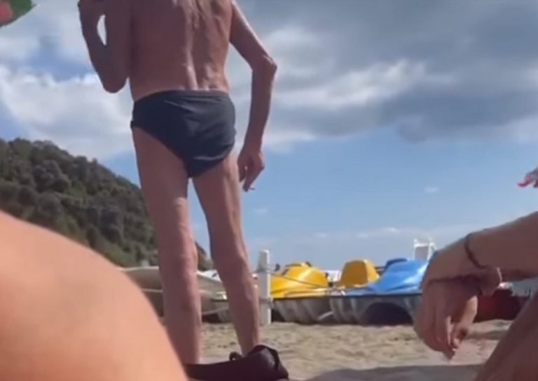 Il momento in cui l'uomo ha insultato le due donne gay