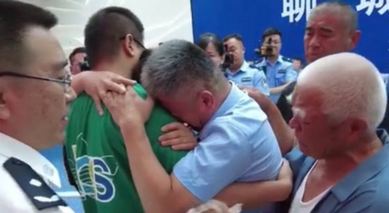 Padre ritrova il figlio