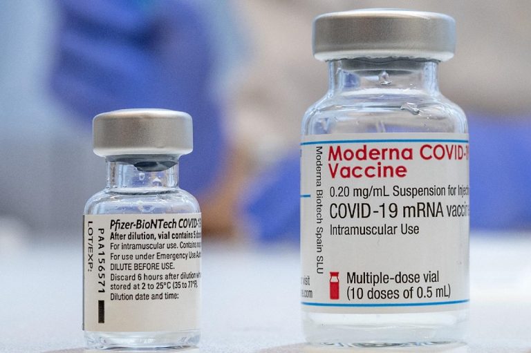 Vaccini, Aifa comunica che ci sono stati dei rari casi di miocardite come effetto collaterale
