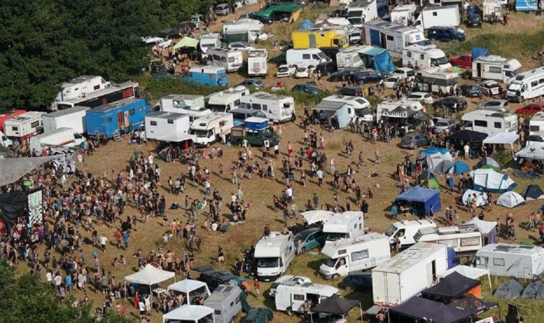 L'area adibita a location per il rave pisano