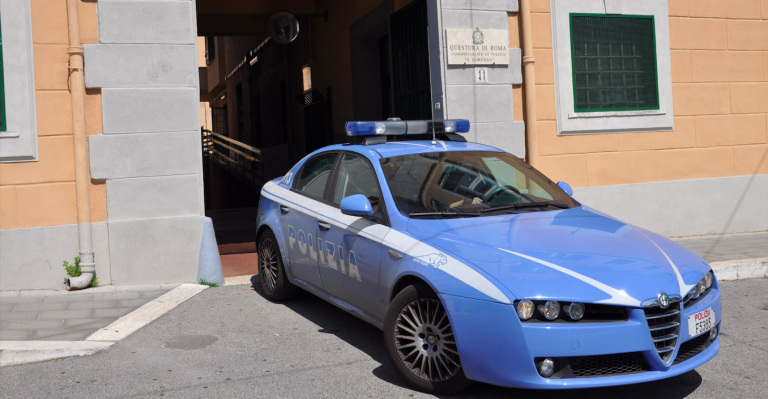 Volante della Polizia di Stato