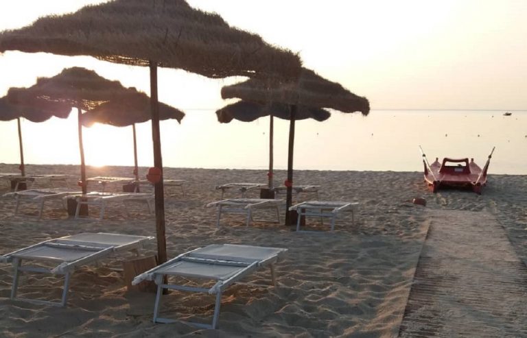 Fioccano le disdette per le vacanza, colpa della "Delta"