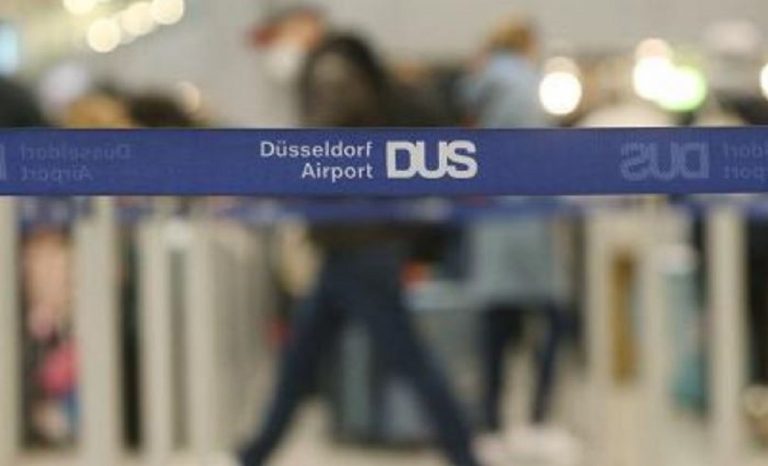 accoltellamento aeroporto dusseldorf germania