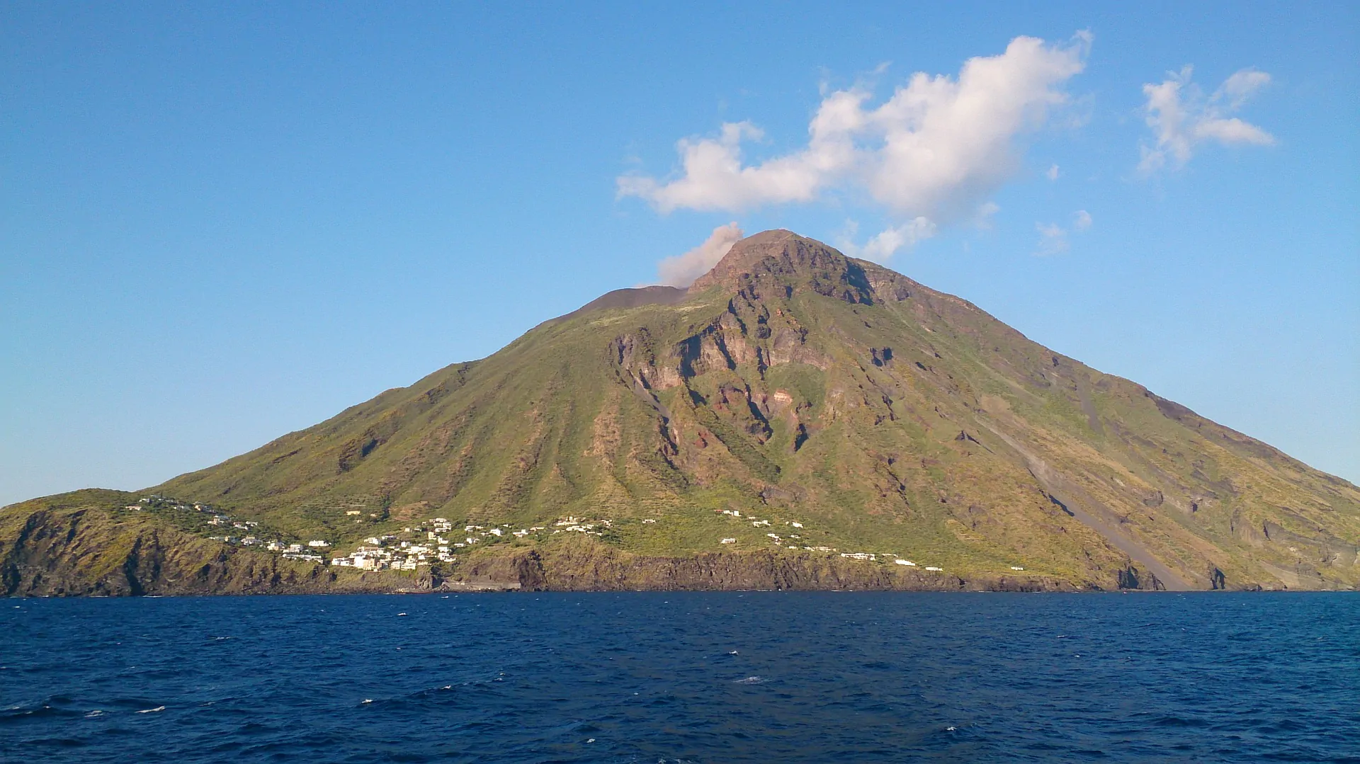 focolaio covid a stromboli