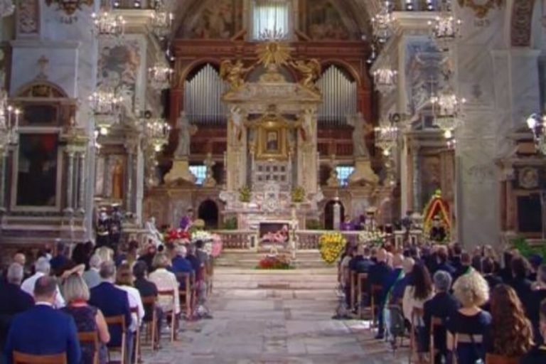 Funerali Raffaella Carrà 2