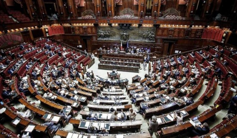 via libera emendamento m5s