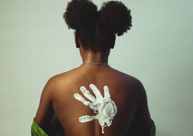 Presunto episodio di razzismo ad un centro vaccinale leccese