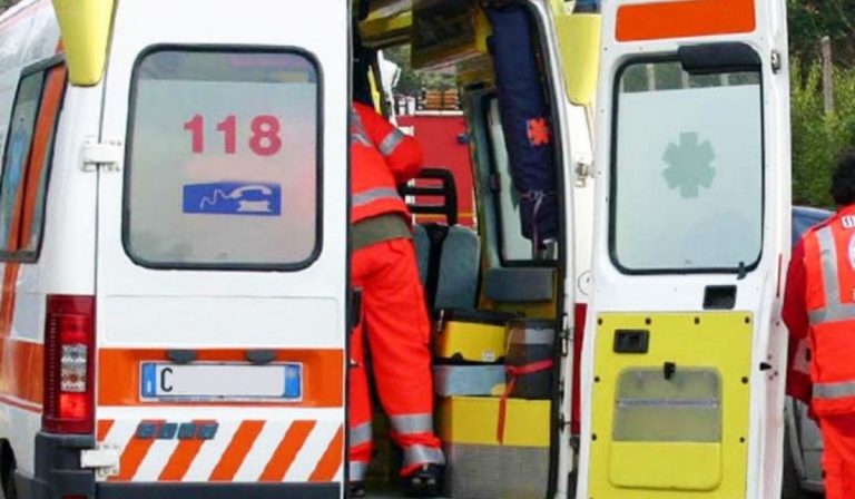 13enne cade dal monopattino