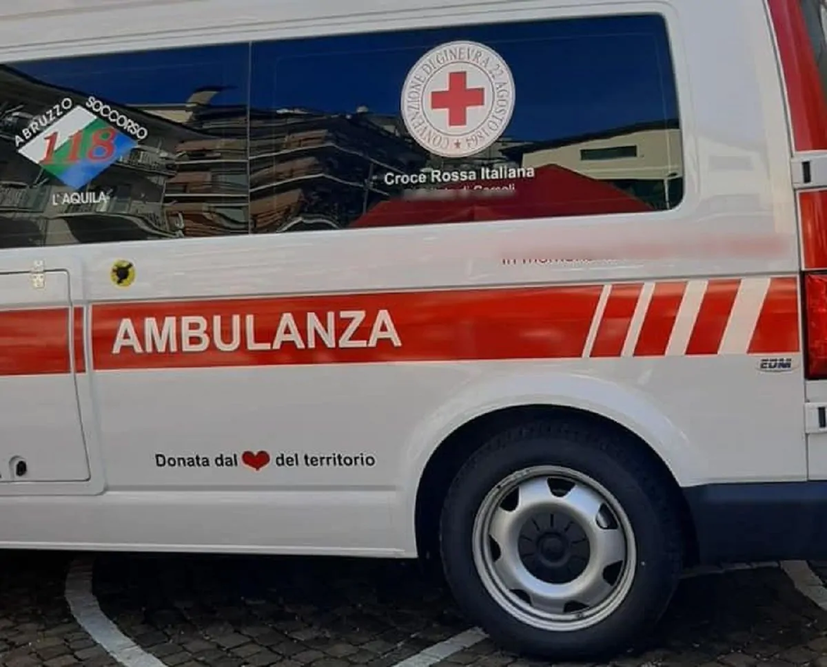 Un'ambulanza del 118 de L'Aquila
